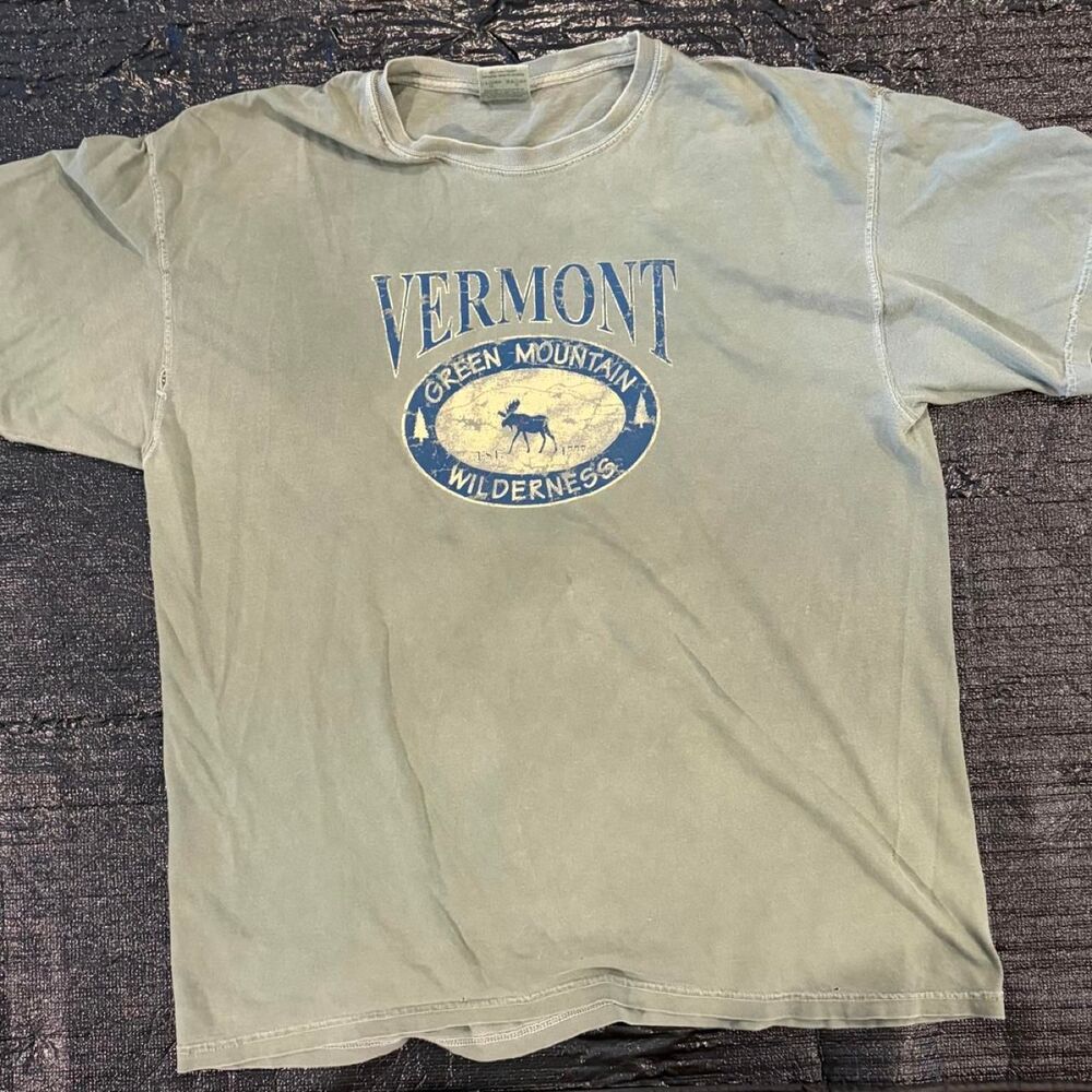 Comfort-colors Men's Green and Khaki T-shirt